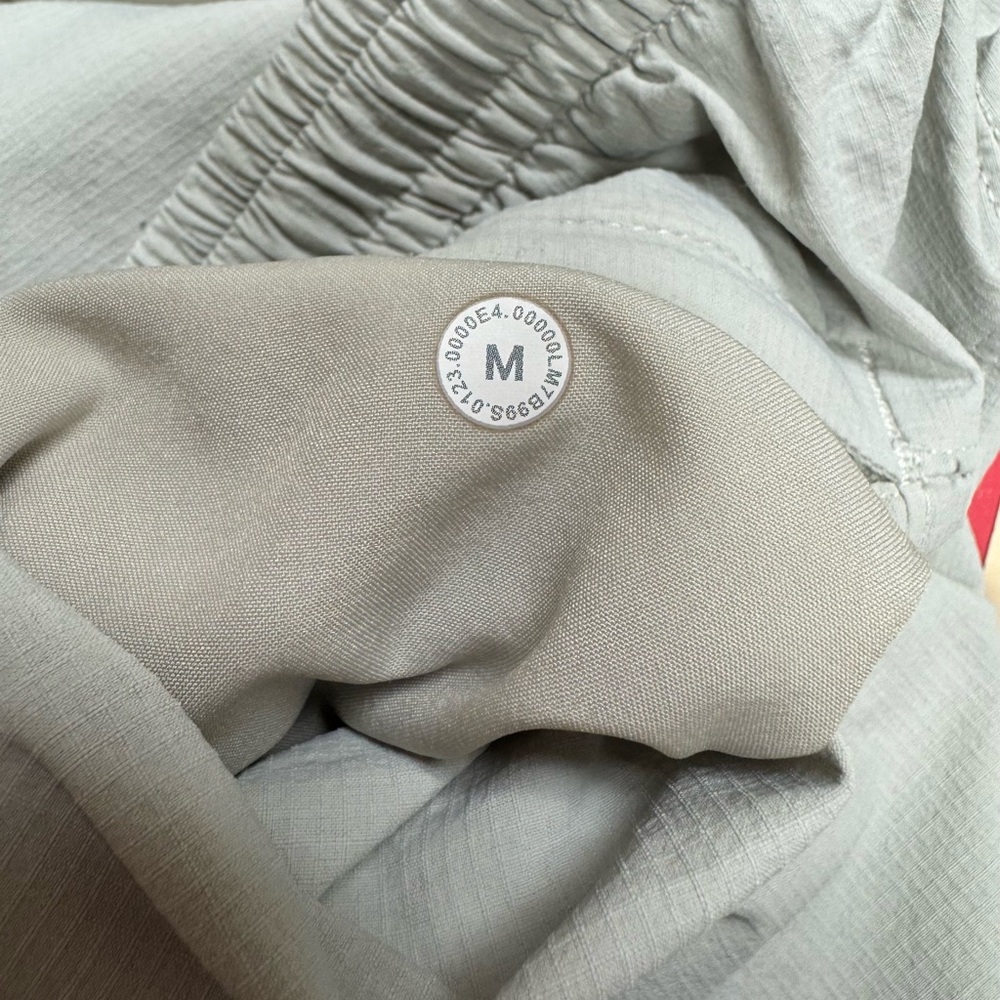 Lululemon Bowline Short 6” Ripstop Grey Size Medium - Picture 6 of 6